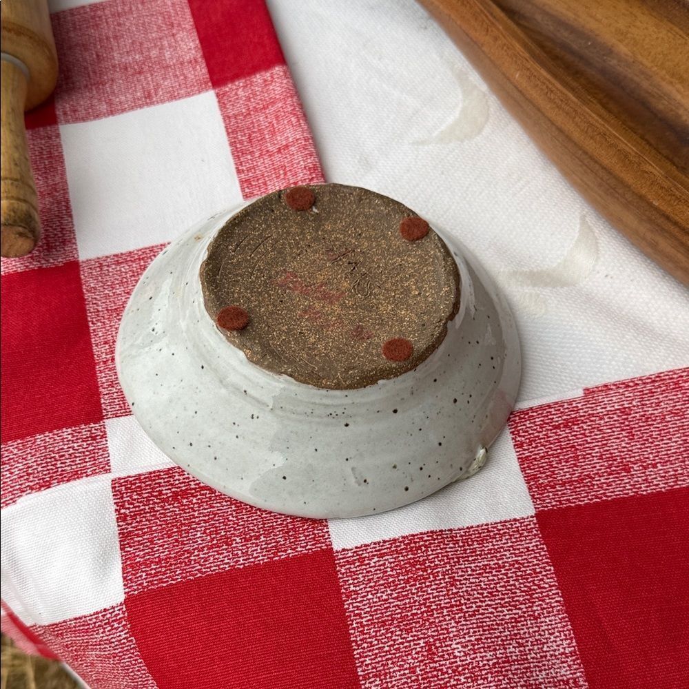 Artisan Ceramic Bowl with Lizard Accent - Picture 3 of 3